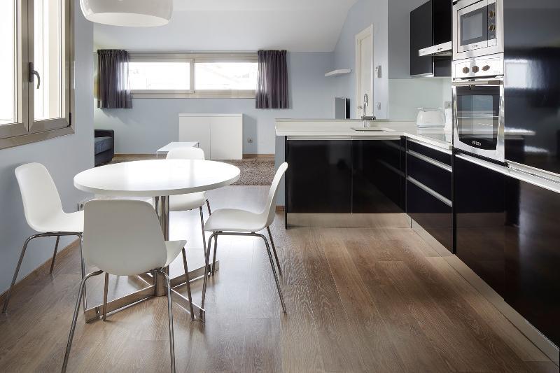 Hotel & Suites Arrizul Gros San Sebastian Bagian luar foto