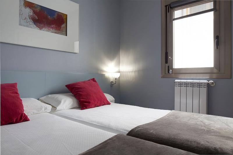 Hotel & Suites Arrizul Gros San Sebastian Bagian luar foto