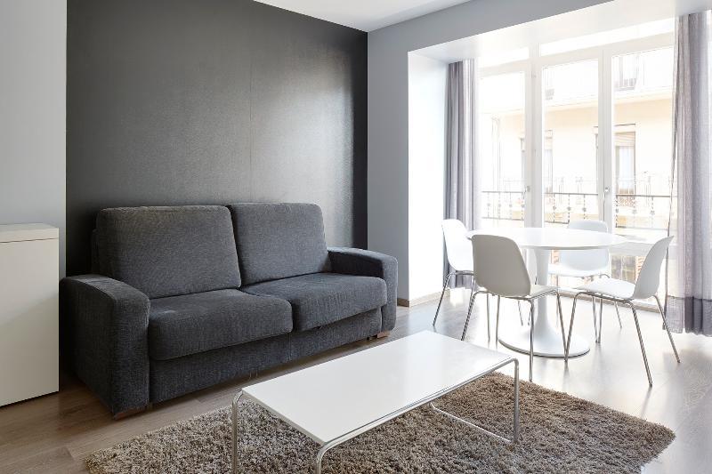 Hotel & Suites Arrizul Gros San Sebastian Bagian luar foto